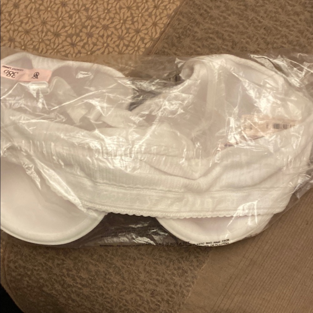 Victoria's Secret White Razorback Bra - Picture 2 of 4